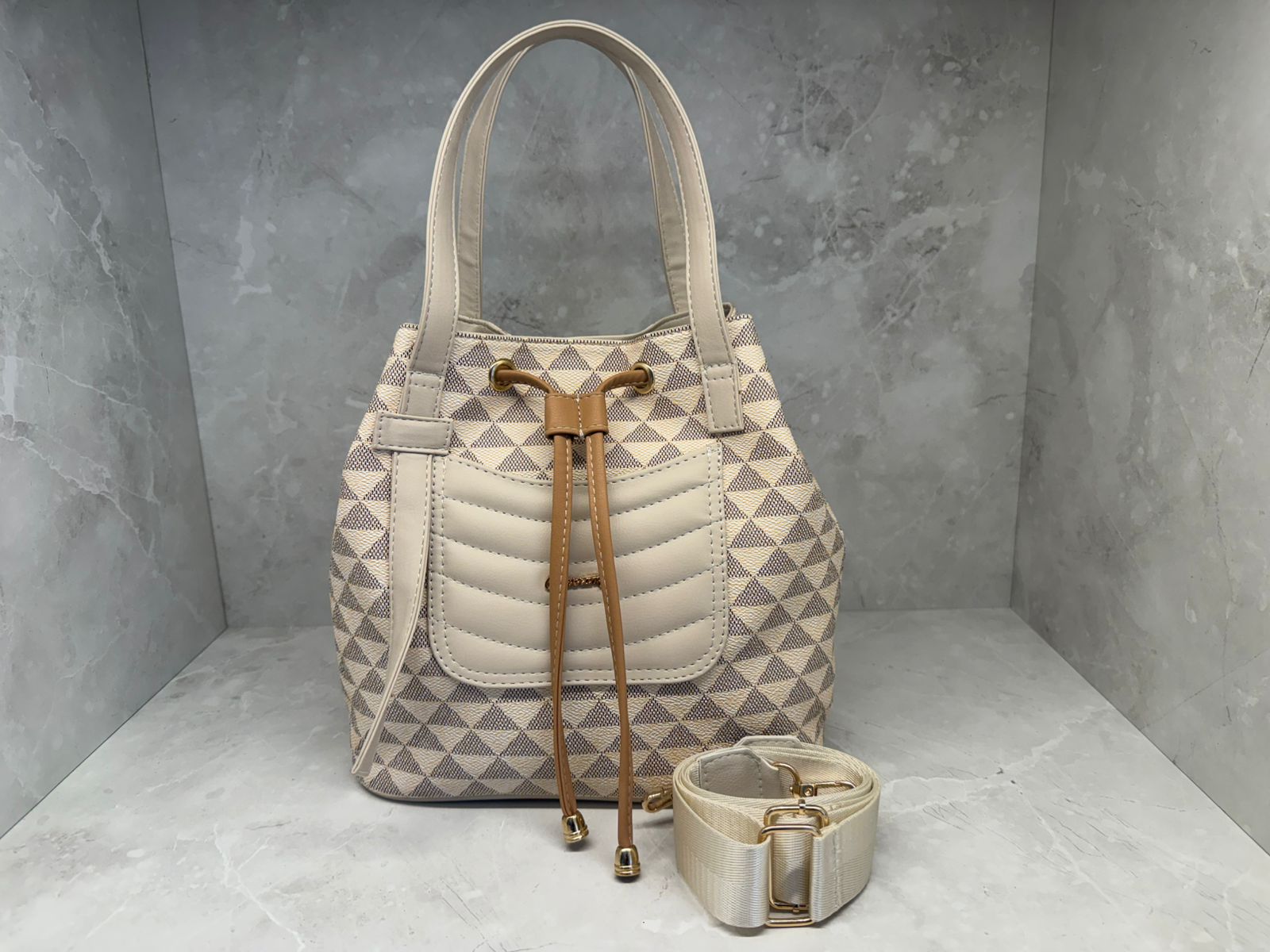 Bolsos Bucket Beige Arena